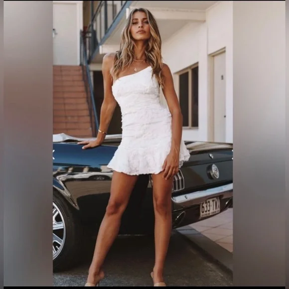 SELFIE LESLIE NWT LILAH ONE SHOULDER EMBELLISHED DRESS - Picture 3 of 9